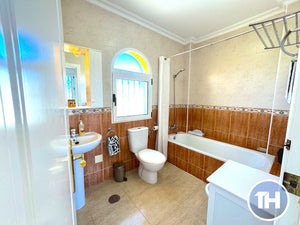 XXL - 4 Bed / 2.5 Bath Villa with Private Pool / Los Dolses Villamartin
