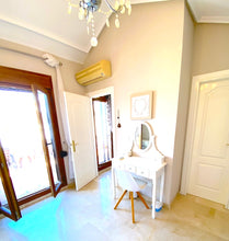 Load image into Gallery viewer, "South Facing" 162 3 Bed / 2 Bath Villa - Pau8 Villamartin