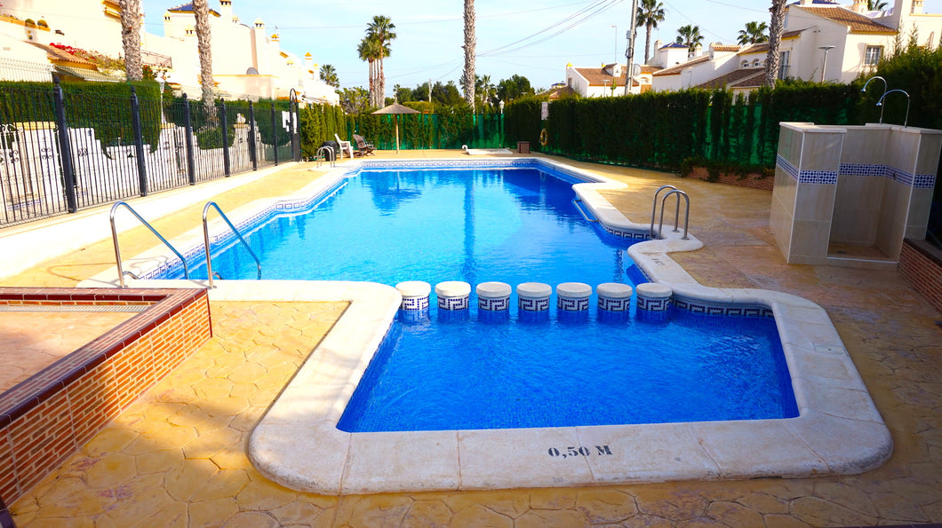 3 Bedroom Villa - Overlooking Communal Pool - Villamartin