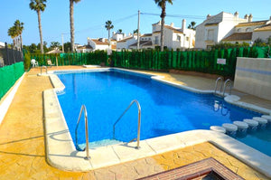 4 Bedroom Villa - Overlooking Communal Pool - Villamartin